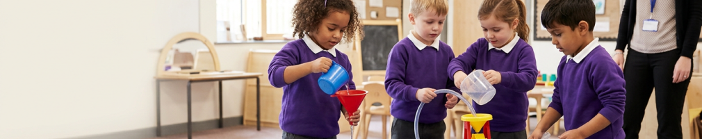 How Water Play Supports Child Development in EYFS
