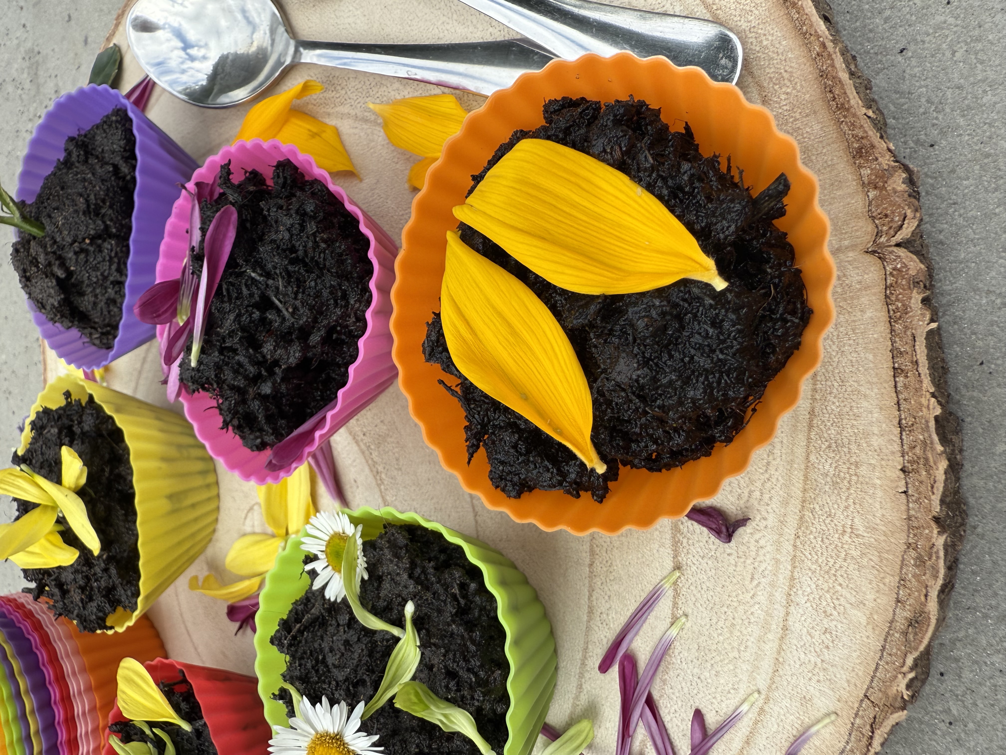 Flower pot cupcakes